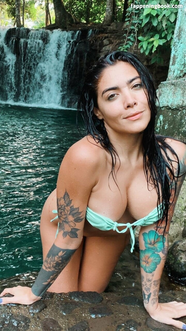Erika Fernandez Nude