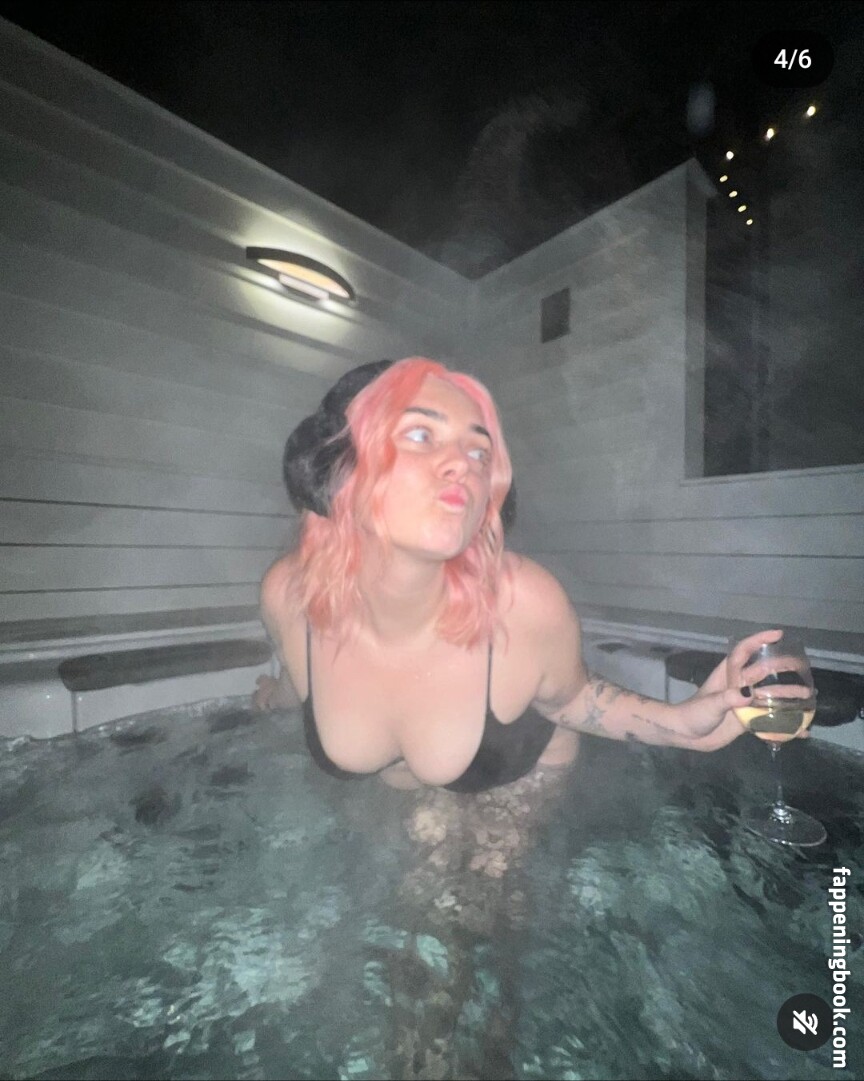 Erin Dougal Nude