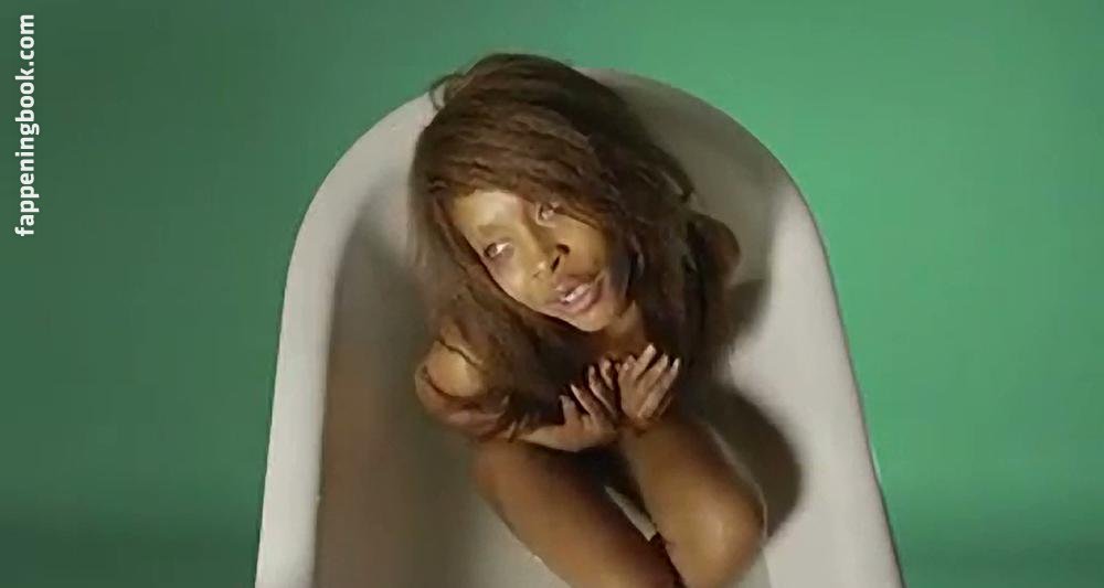 Erykah Badu Nude