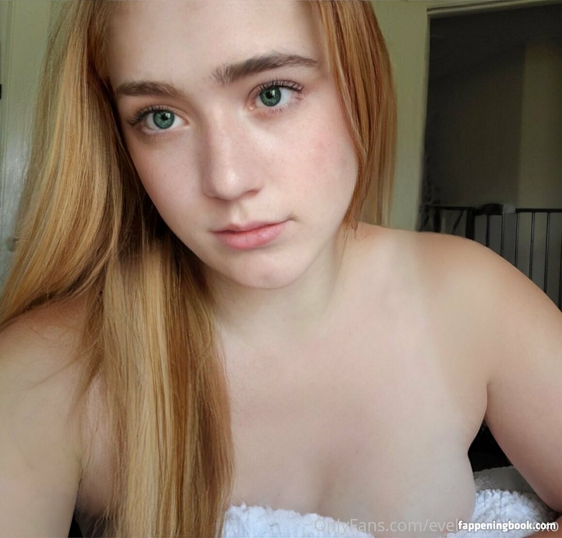 Evelynclaire.xoxo Nude OnlyFans Leaks