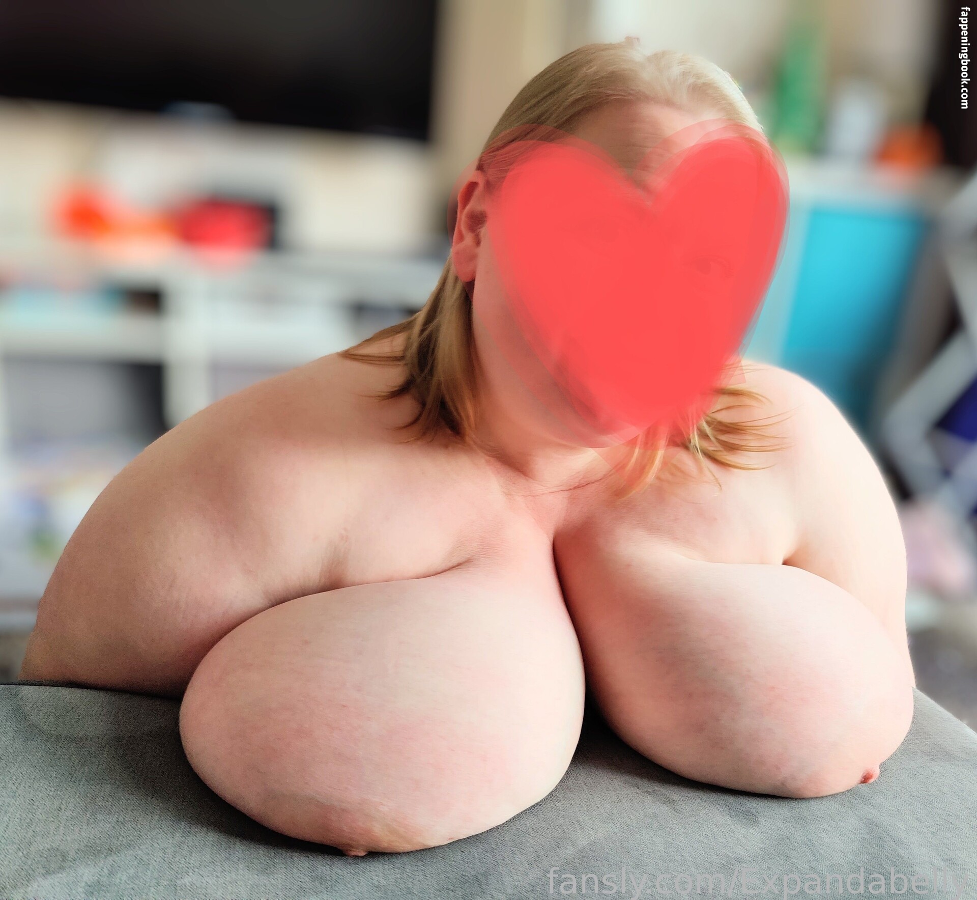 Expandabelly Nude OnlyFans Leaks