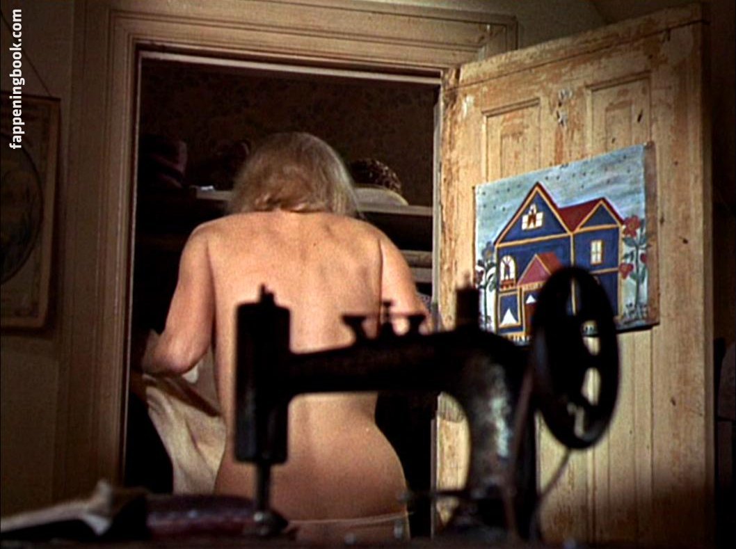 Faye Dunaway Nude.