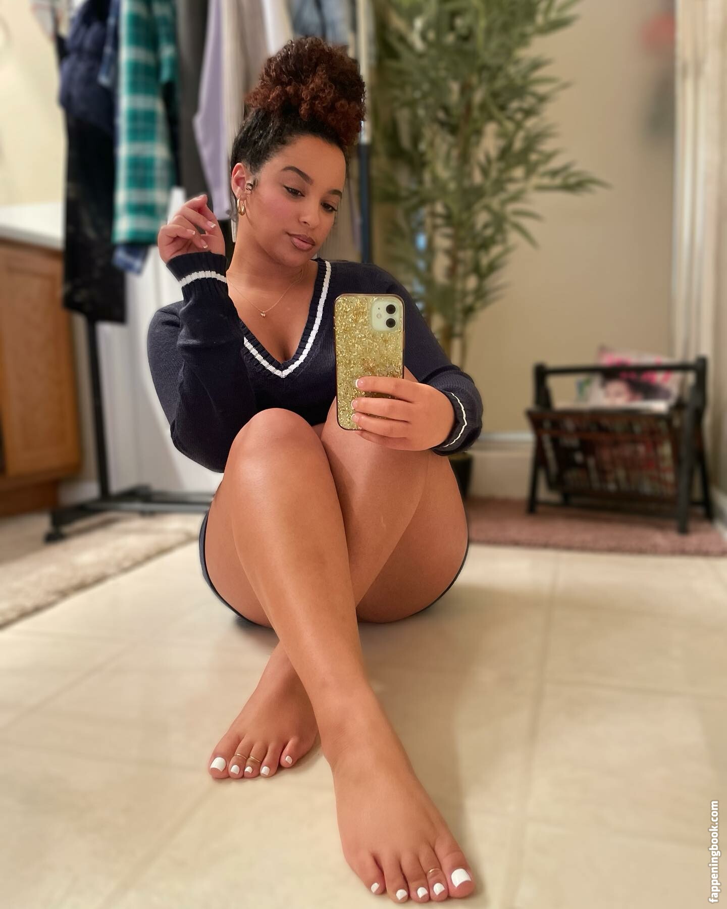 Feetbyfalliie Nude OnlyFans Leaks