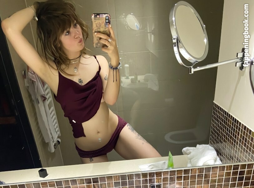 _femalien Nude OnlyFans Leaks