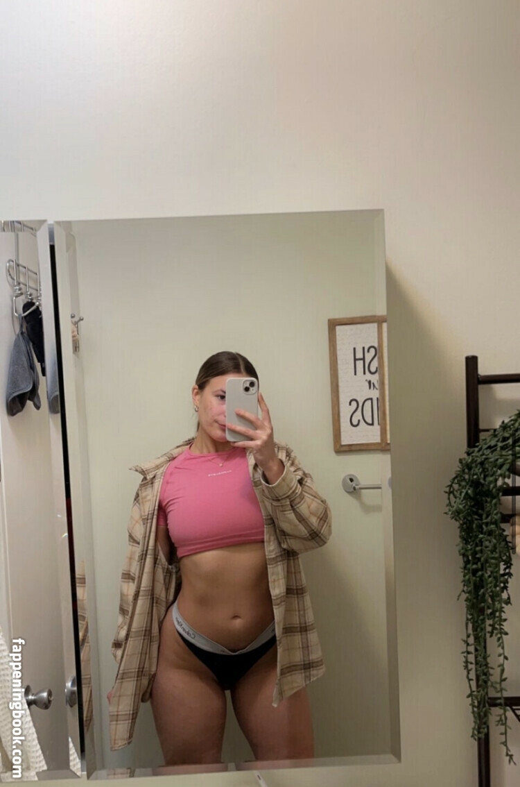 fitlifewith.em Nude OnlyFans Leaks