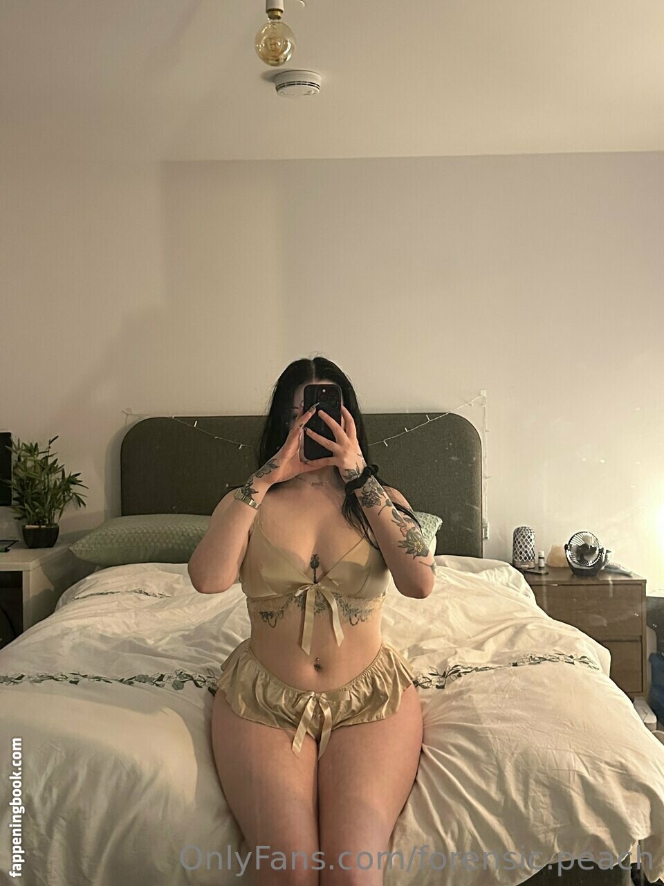 forensic.peach Nude OnlyFans Leaks