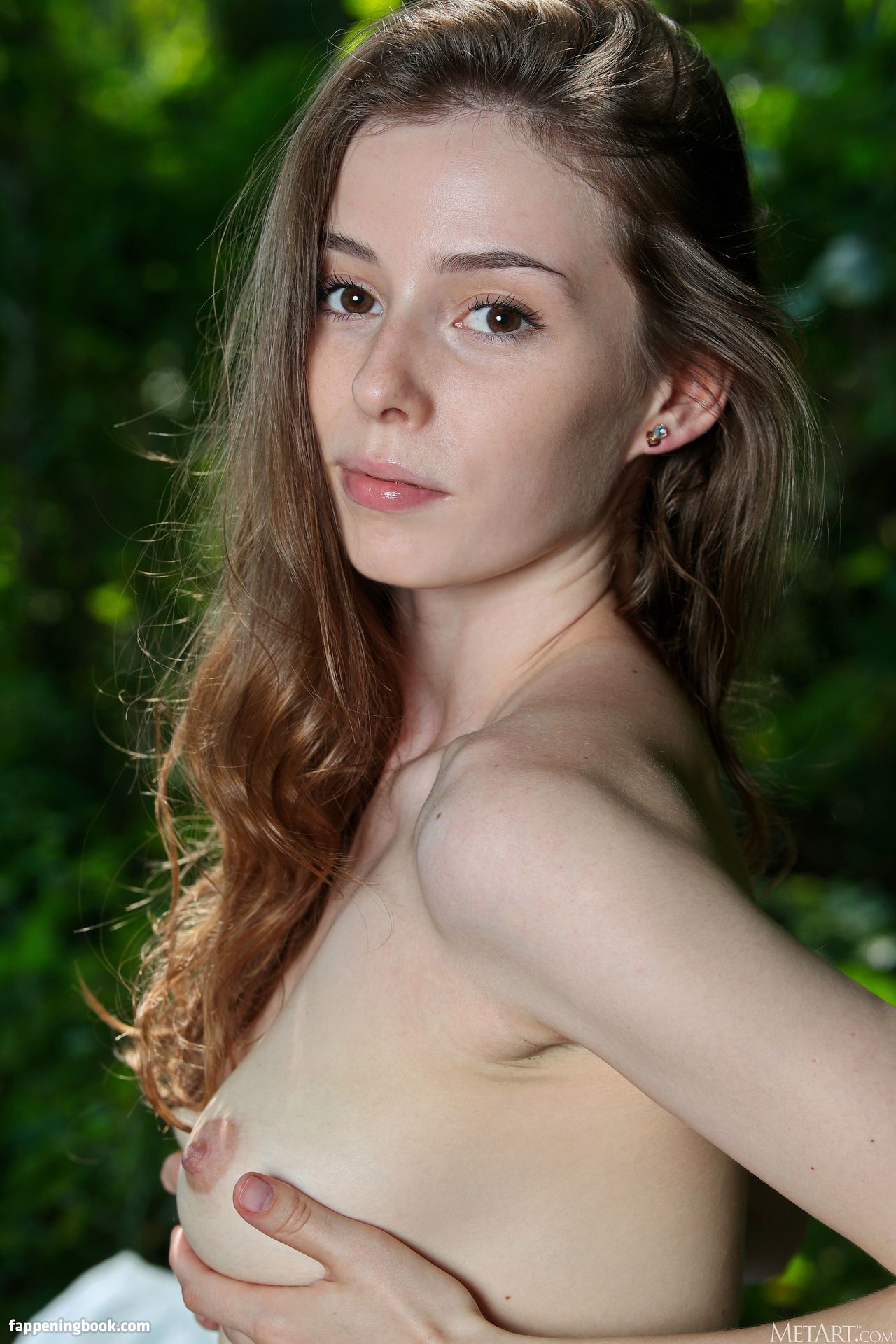 Ryana Nude