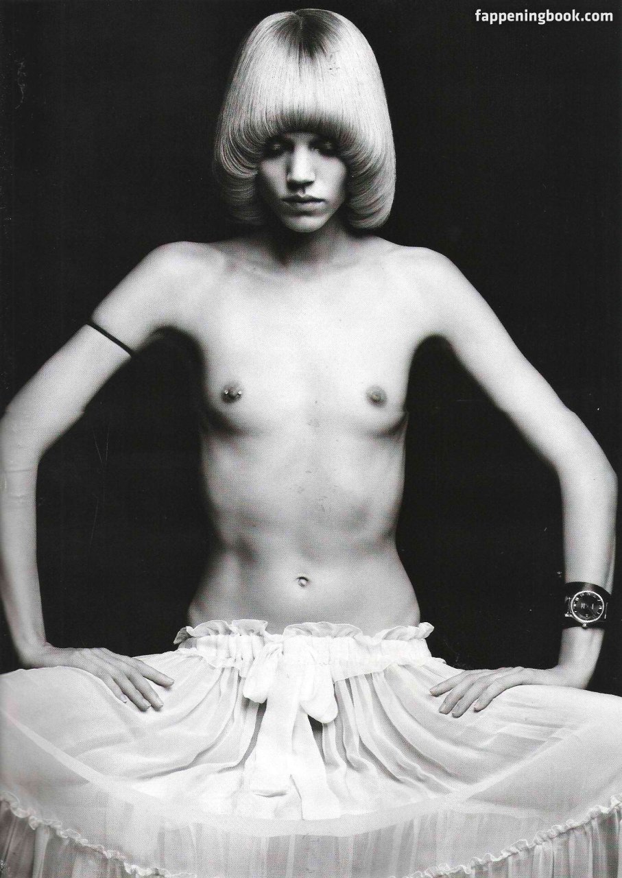 Freja Beha Erichsen Nude