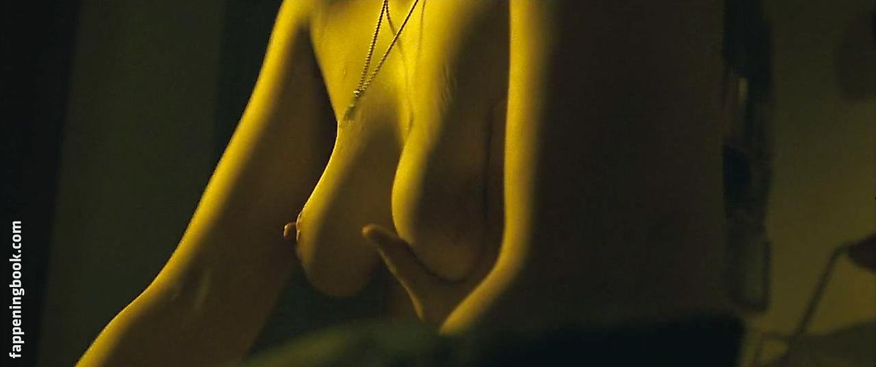 Gemma Arterton Nude