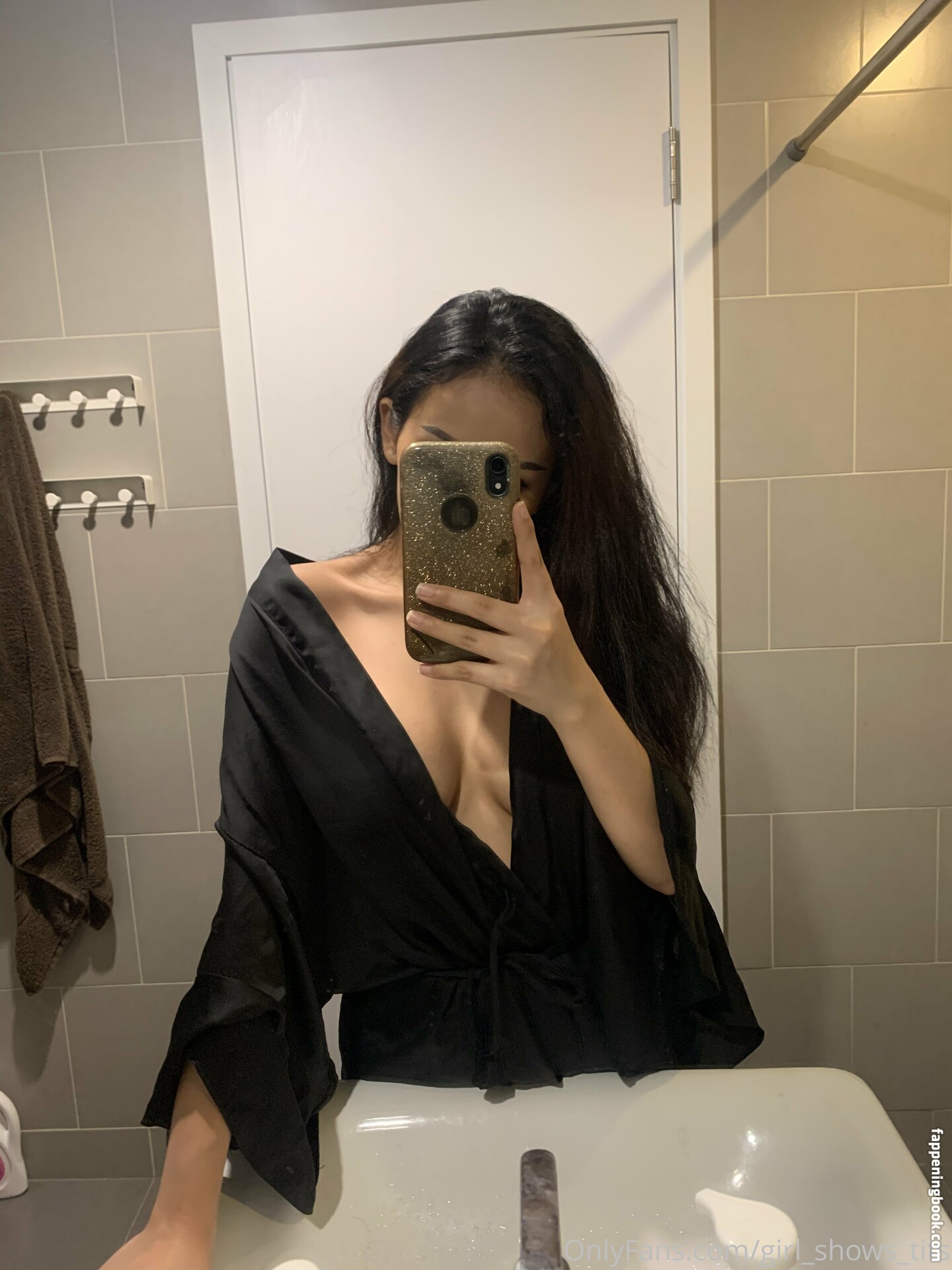 girl_shows_tits Nude OnlyFans Leaks
