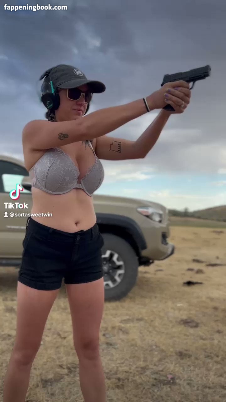 Girls With Guns Nude OnlyFans Leaks