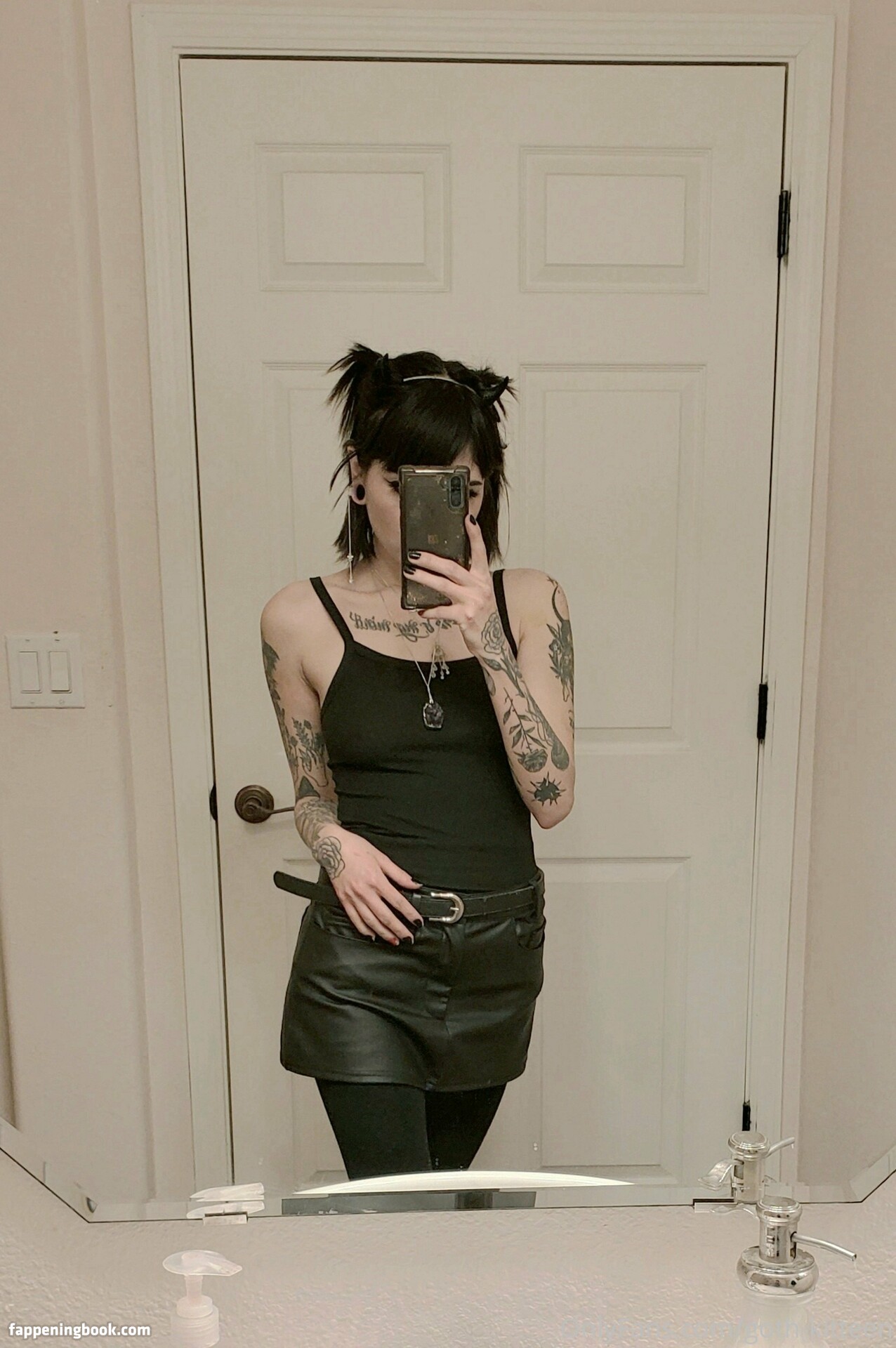 goth-kitteen Fapello Latest Exclusive Leaked Photos