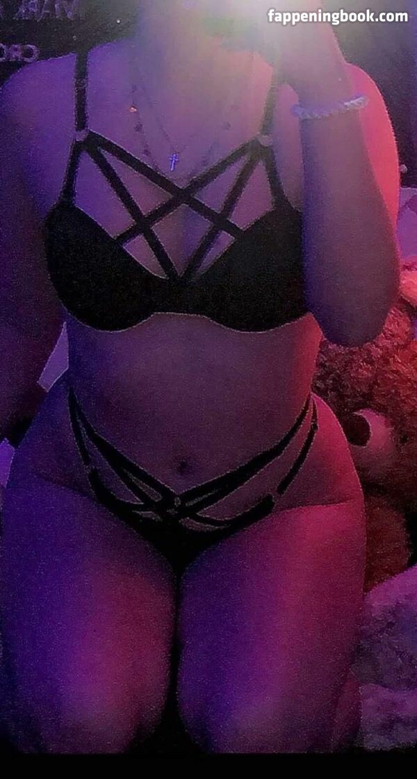 goth_queen_os Nude OnlyFans Leaks