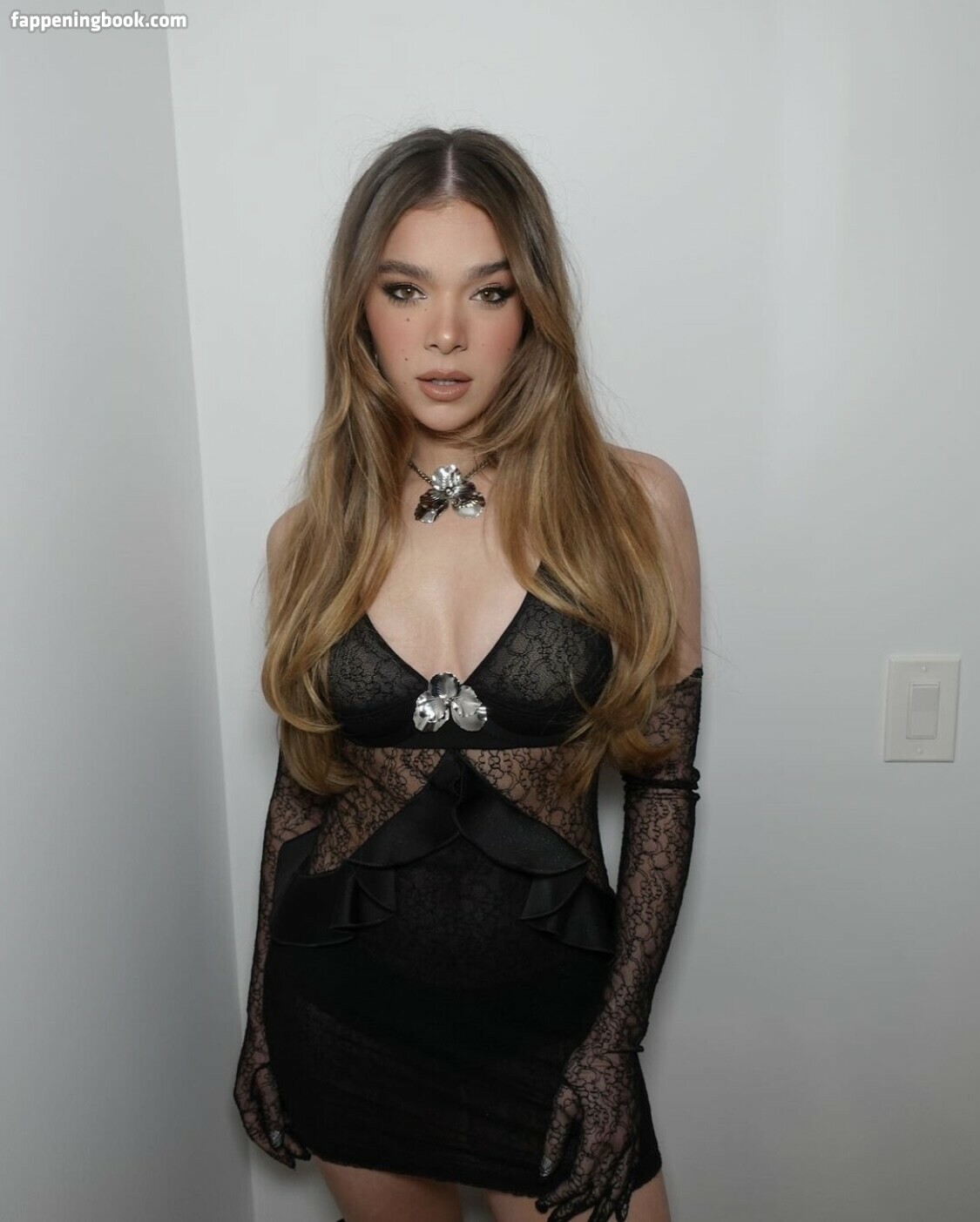 Hailee Steinfeld Nude The Fappening Photo Fappeningbook