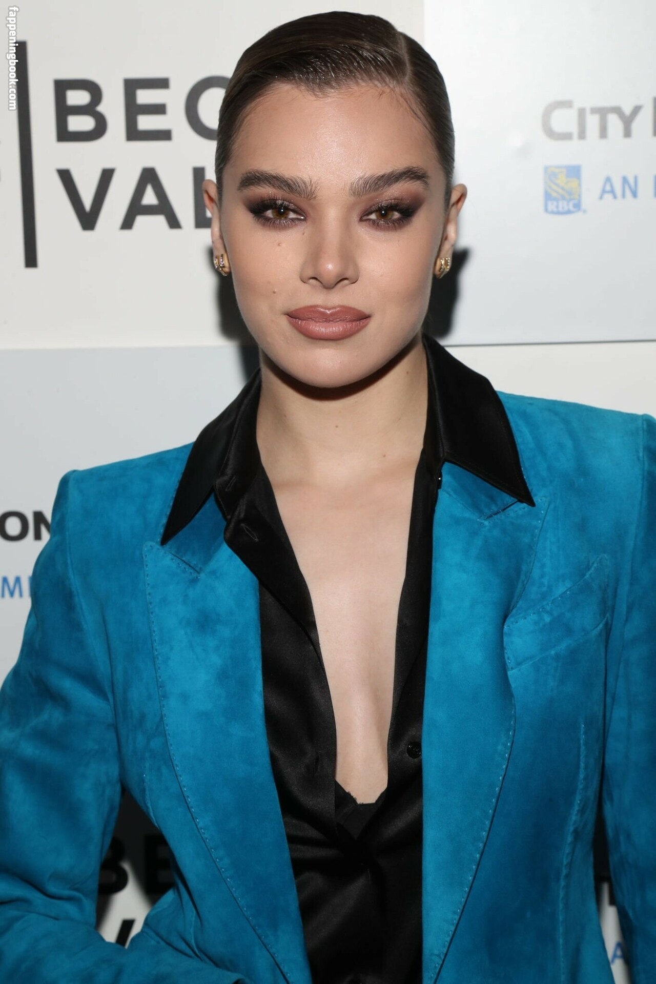 Hailee Steinfeld Nude The Fappening Photo Fappeningbook