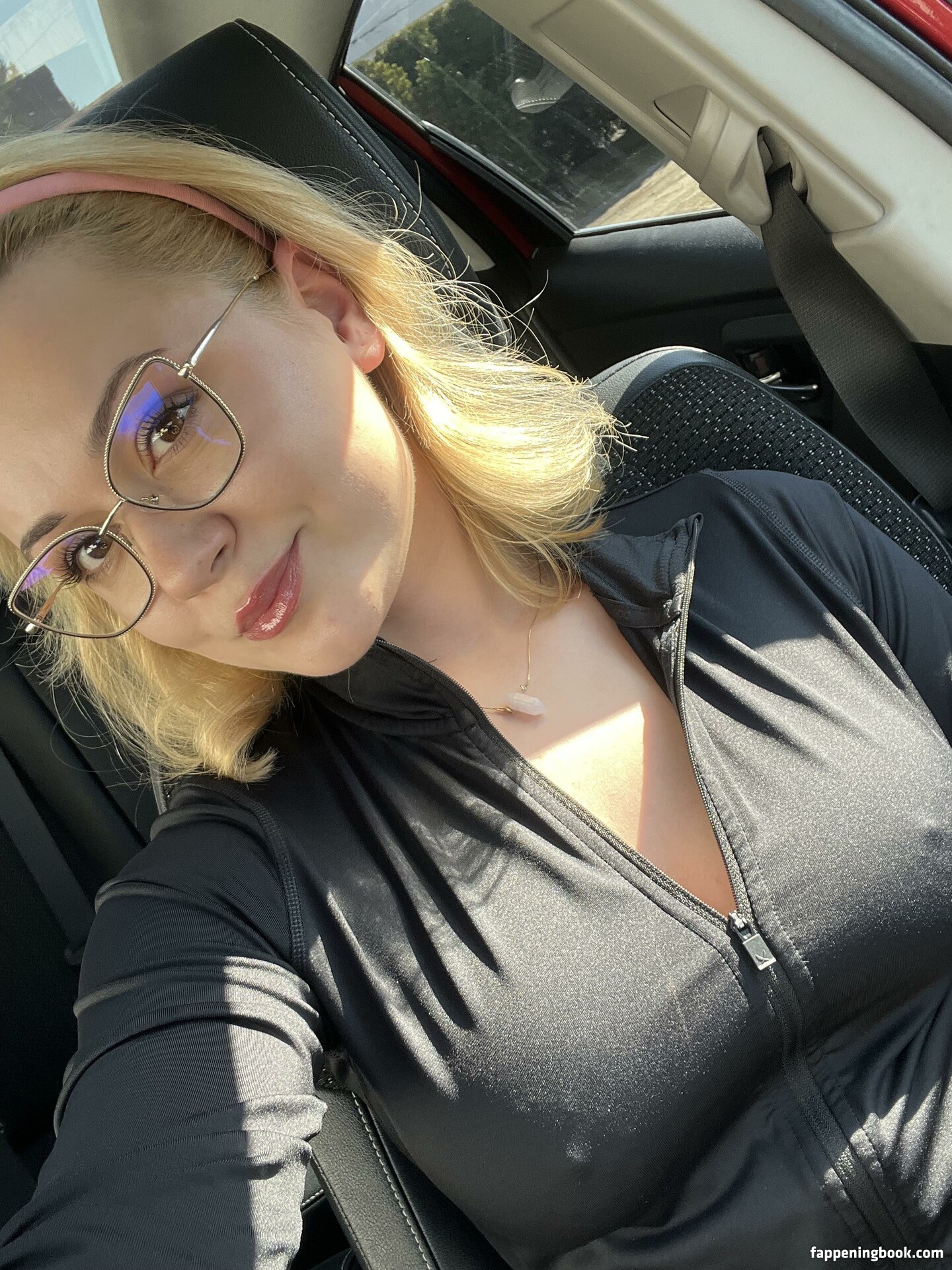 Hailey Rose'S Hearse Onlyfans: A Viral Sensation - w64b3c7