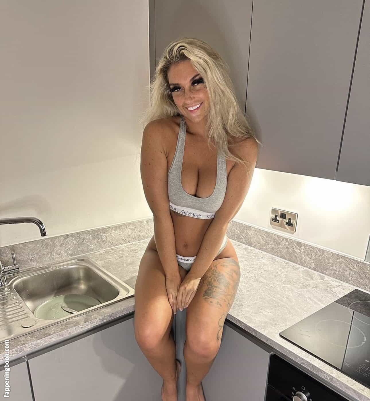 Hannah Band$ Nude OnlyFans Leaks