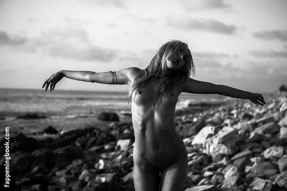 Heather Carr Nude