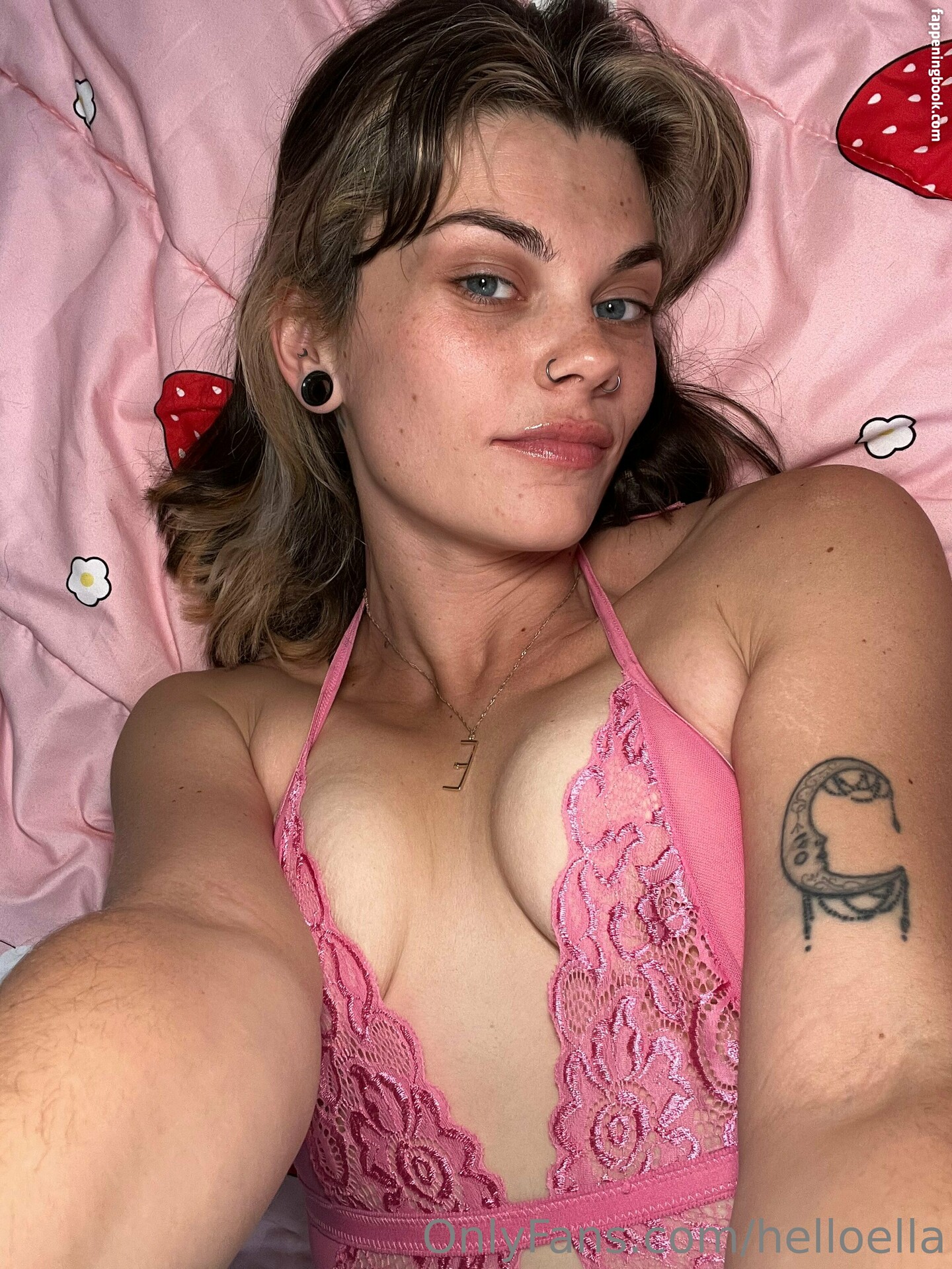 helloella Nude OnlyFans Leaks