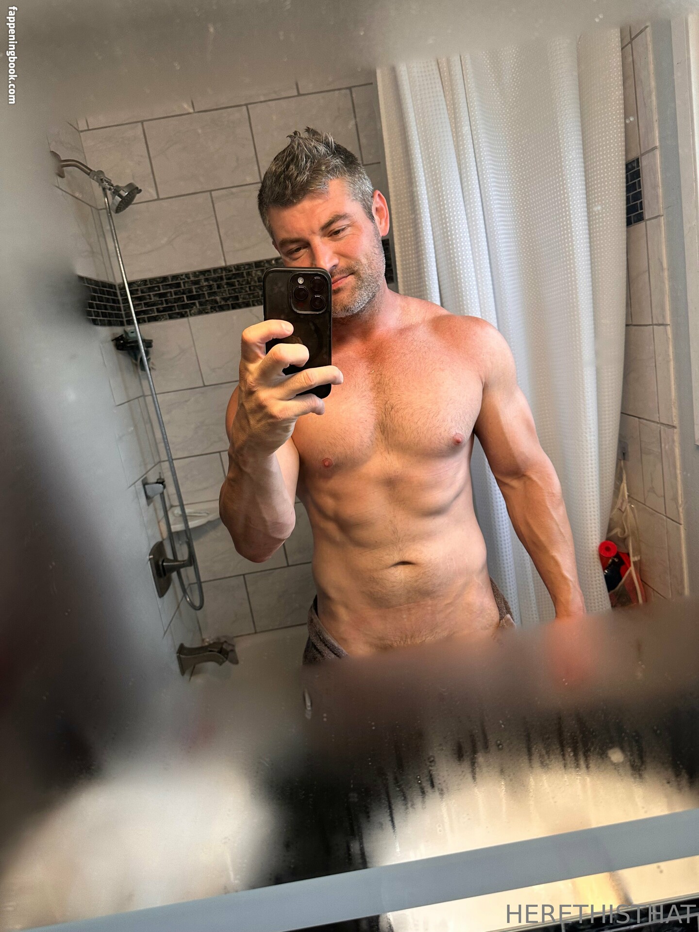 herethisthat Nude OnlyFans Leaks