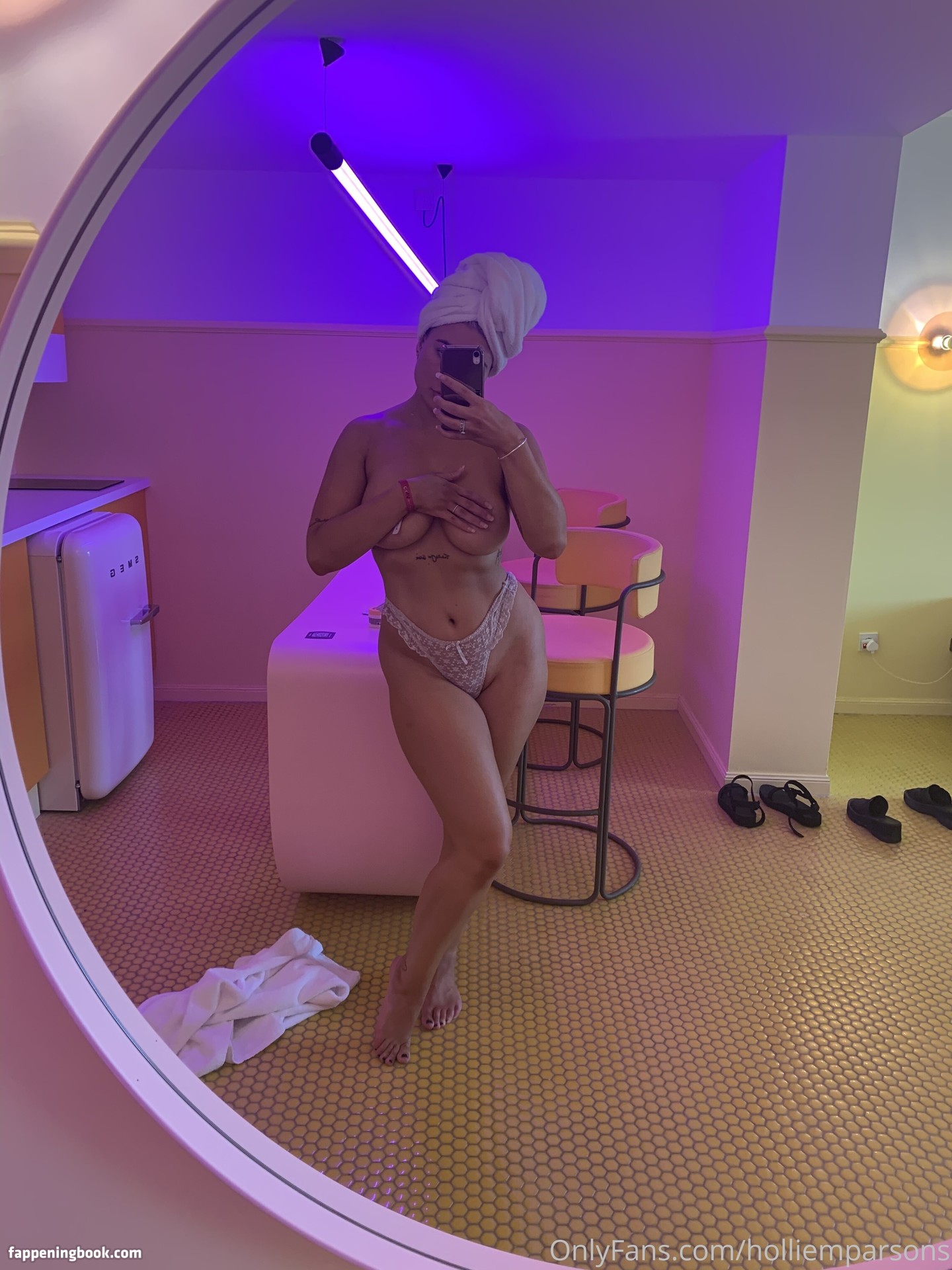 Hollie M Parsons Nude OnlyFans Leaks