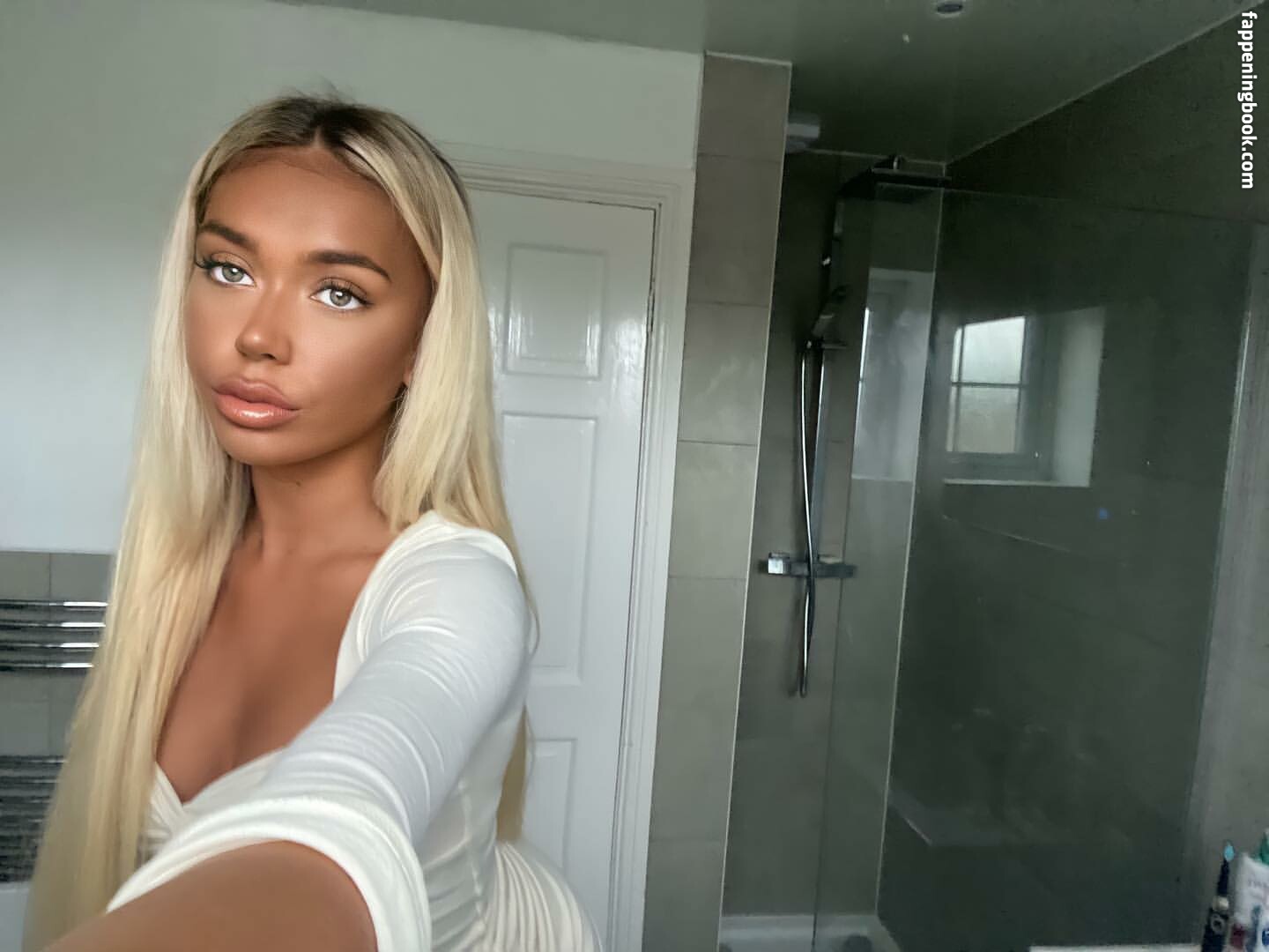 hollyasminee Nude OnlyFans Leaks