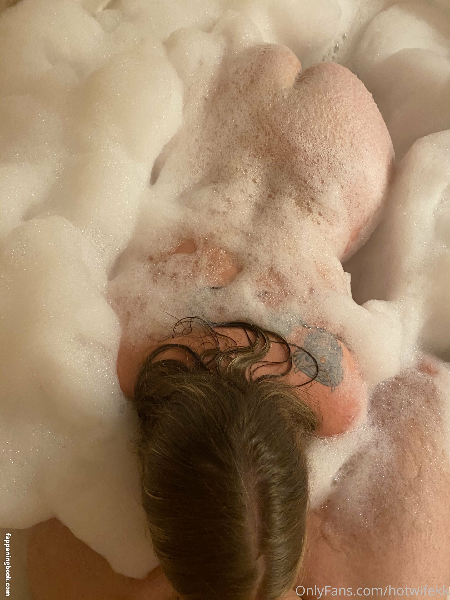 Hotwifekk onlyfans