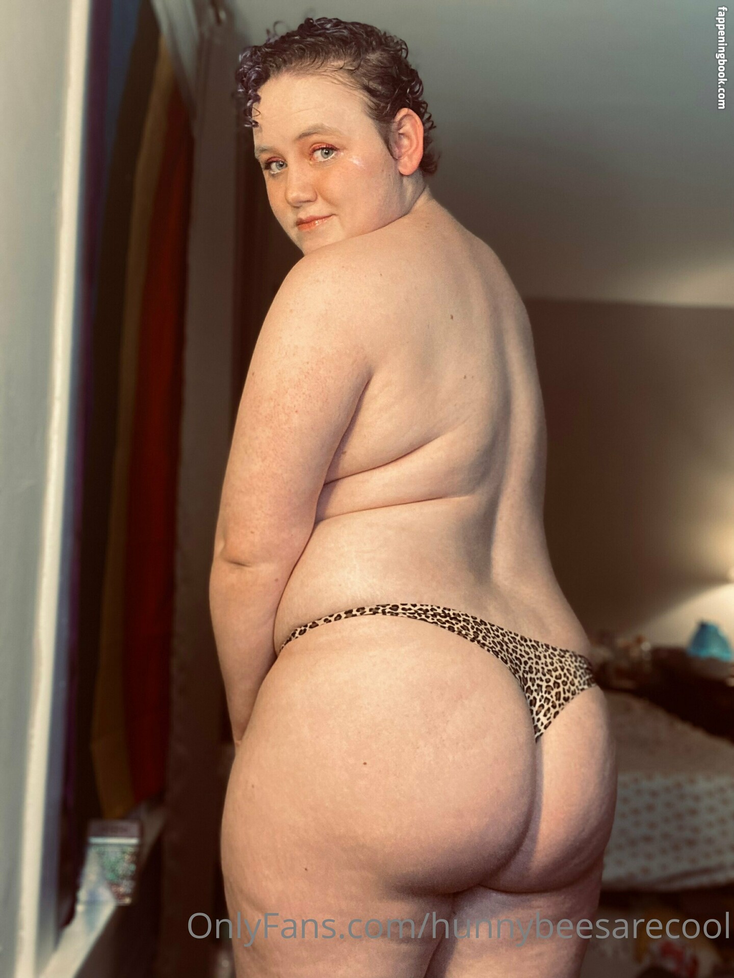 hunnybeesarecool Nude OnlyFans Leaks