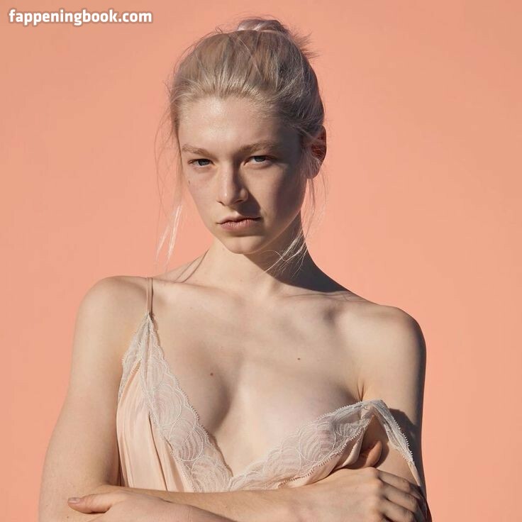 Hunter Schafer Fapello Latest Exclusive Leaked Photos