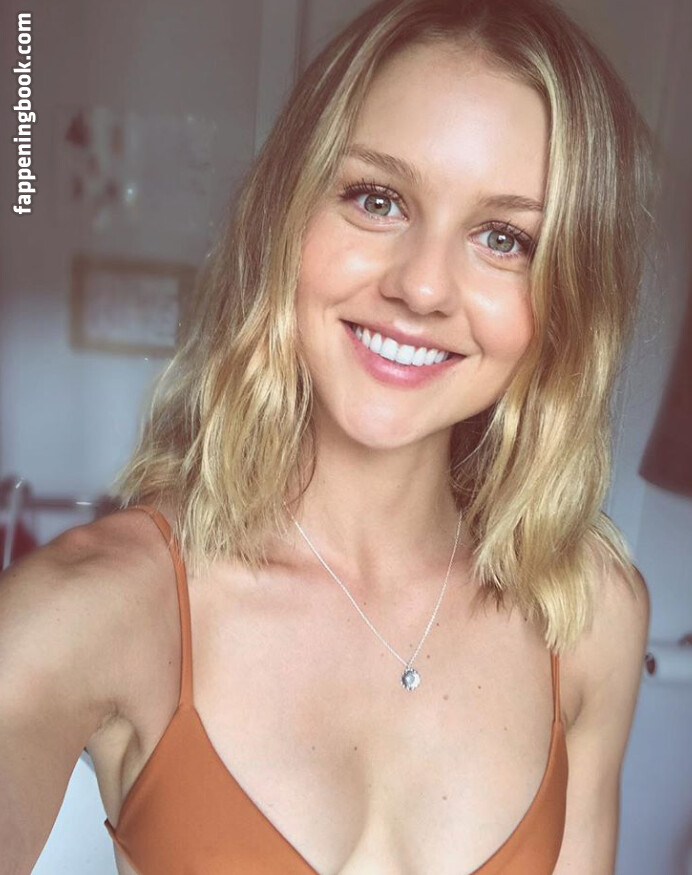 Isabelle Cornish Fapello Latest Exclusive Leaked Photos