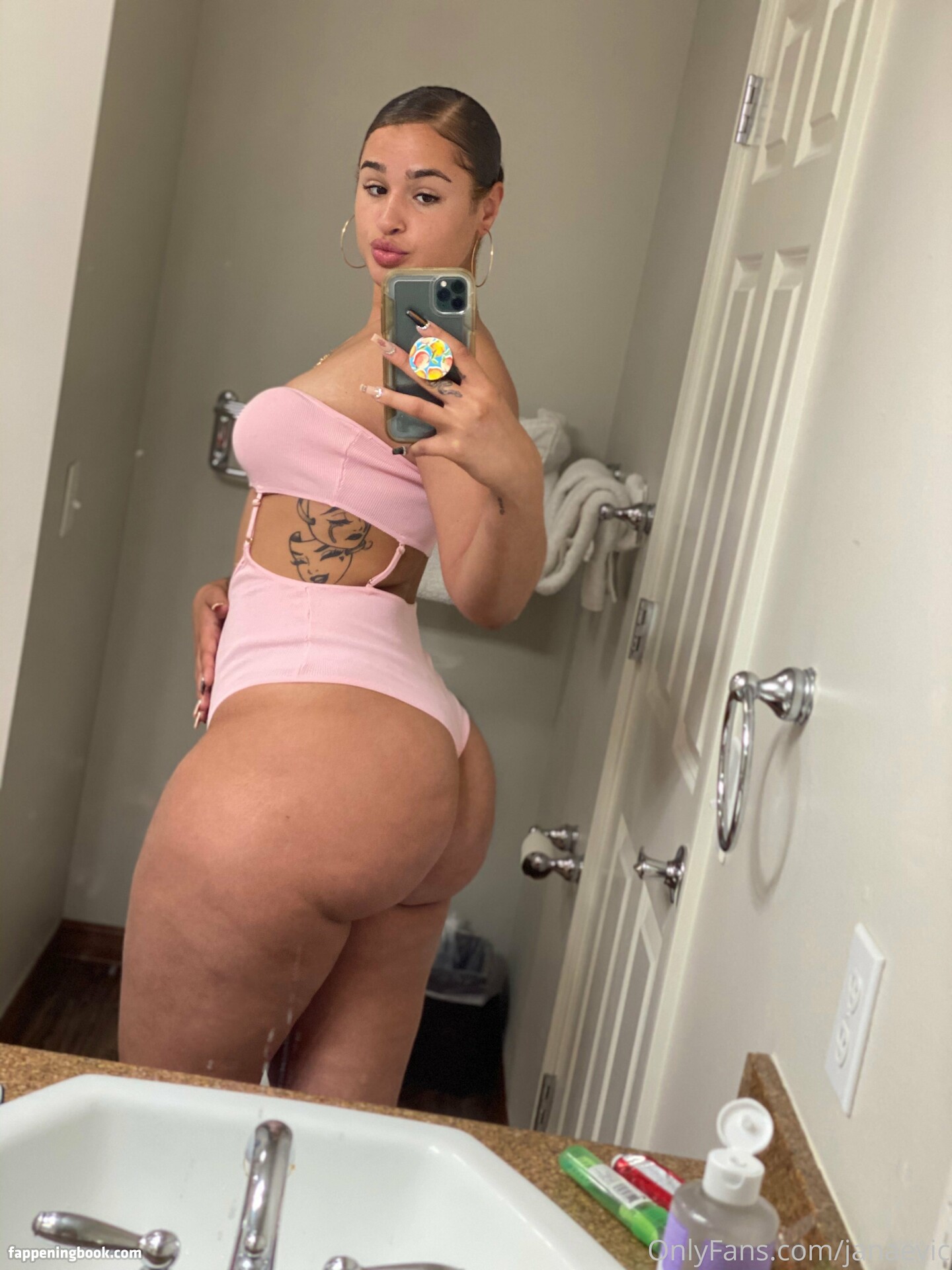 janaevic Nude OnlyFans Leaks