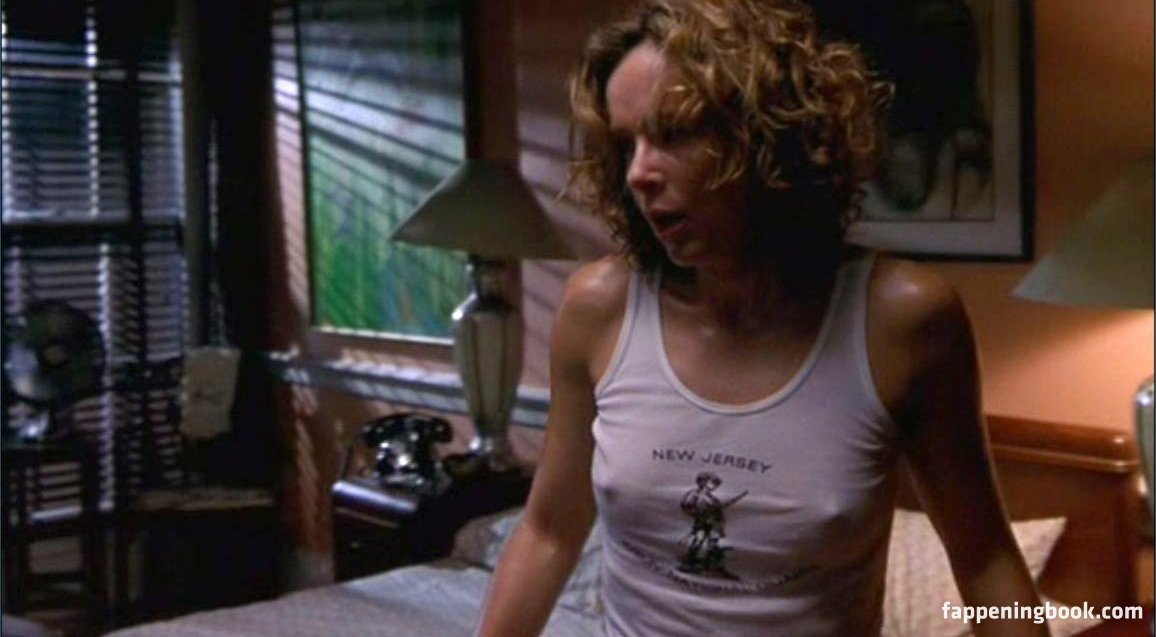 Jennifer Grey Breasts nude scenes in Lover'S Knot - UPSKIRT.TV