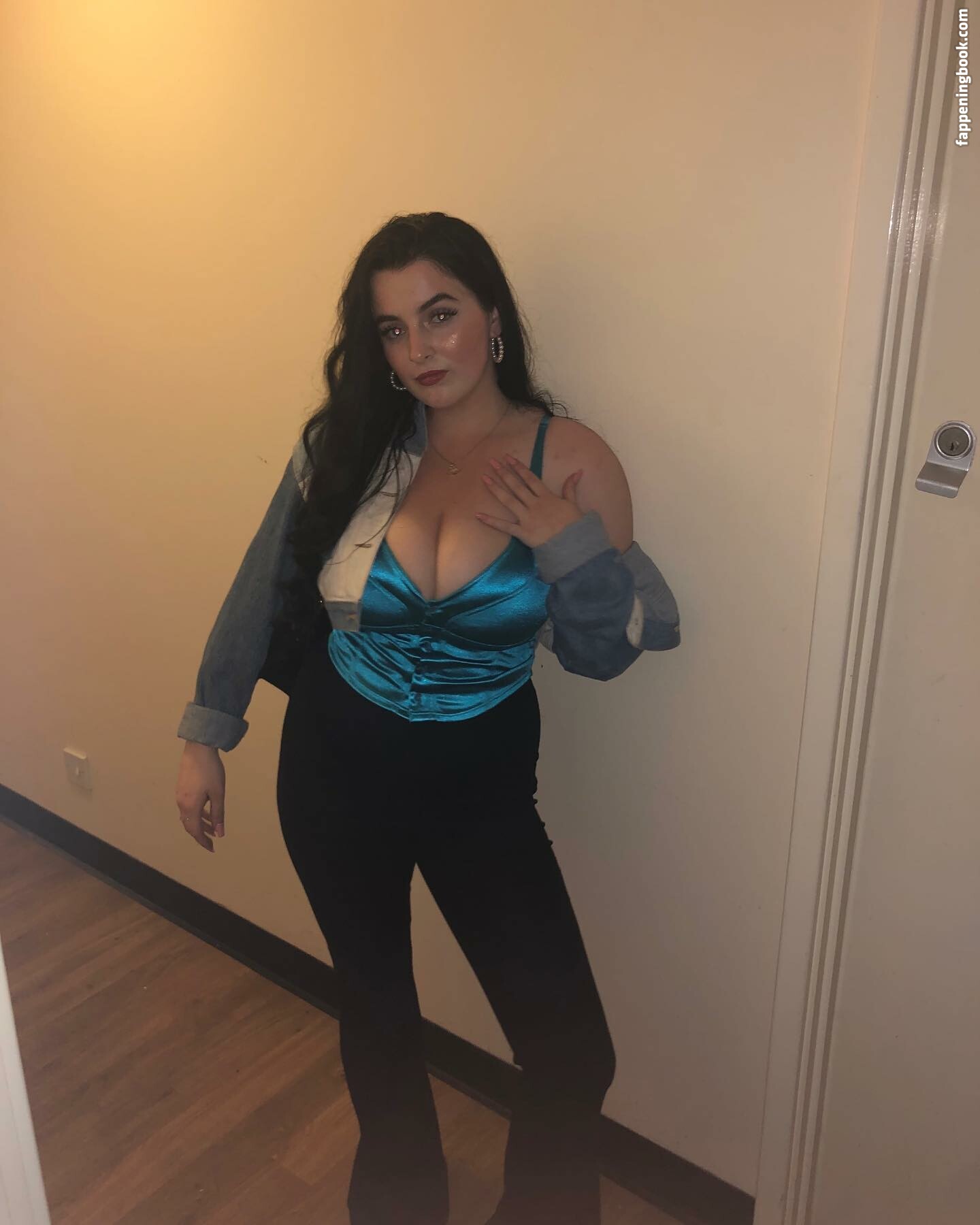 Jessica Lawrence / jessielaw / jessixalawrence Nude, OnlyFans Leaks, Fappening - FappeningBook