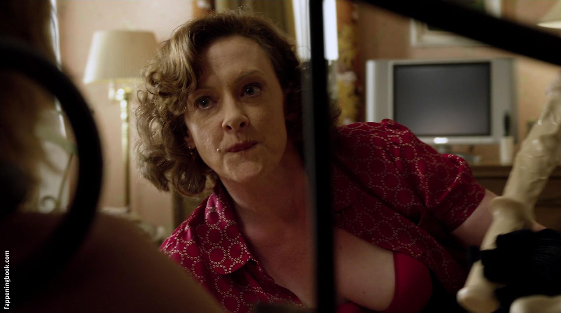 Joan Cusack Nude