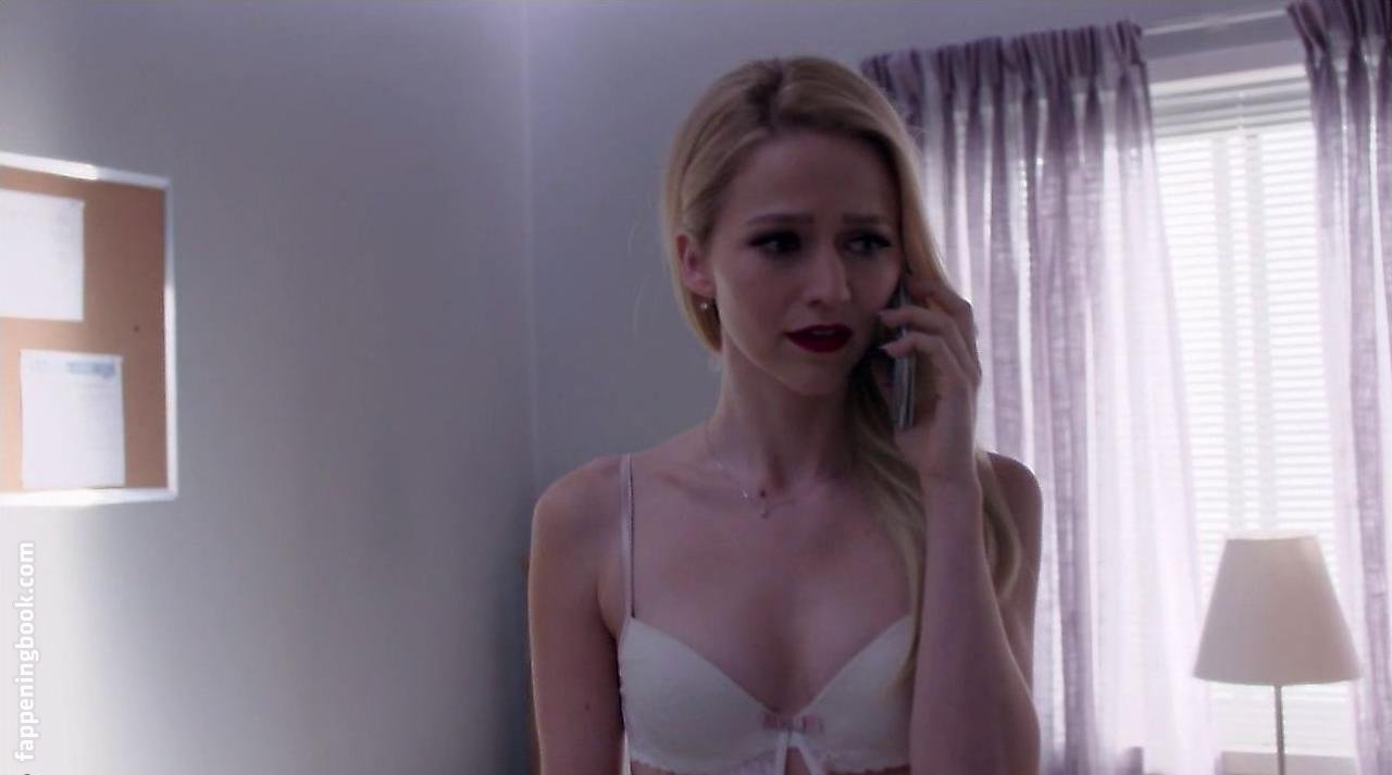 Johanna Braddy Nude