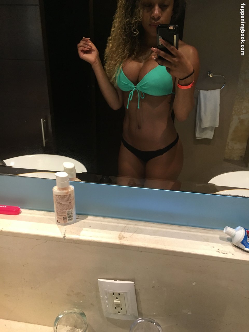 JoJo Offerman Nude