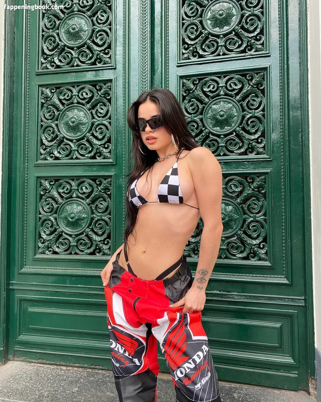Juli Savioli / julisavioli Nude, OnlyFans Leaks, Fappening - FappeningBook