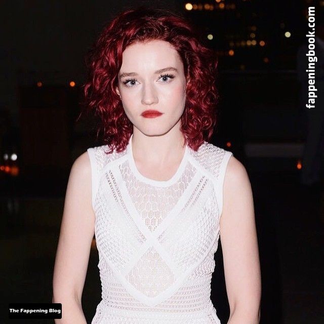 Julia Garner Nude OnlyFans Leaks