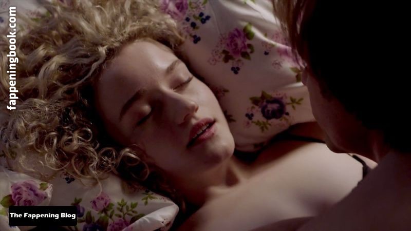 Julia Garner Nude OnlyFans Leaks