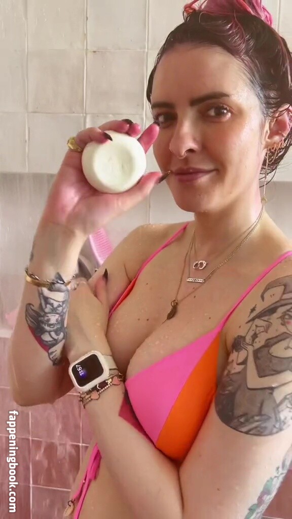 Karen Bachini Nude