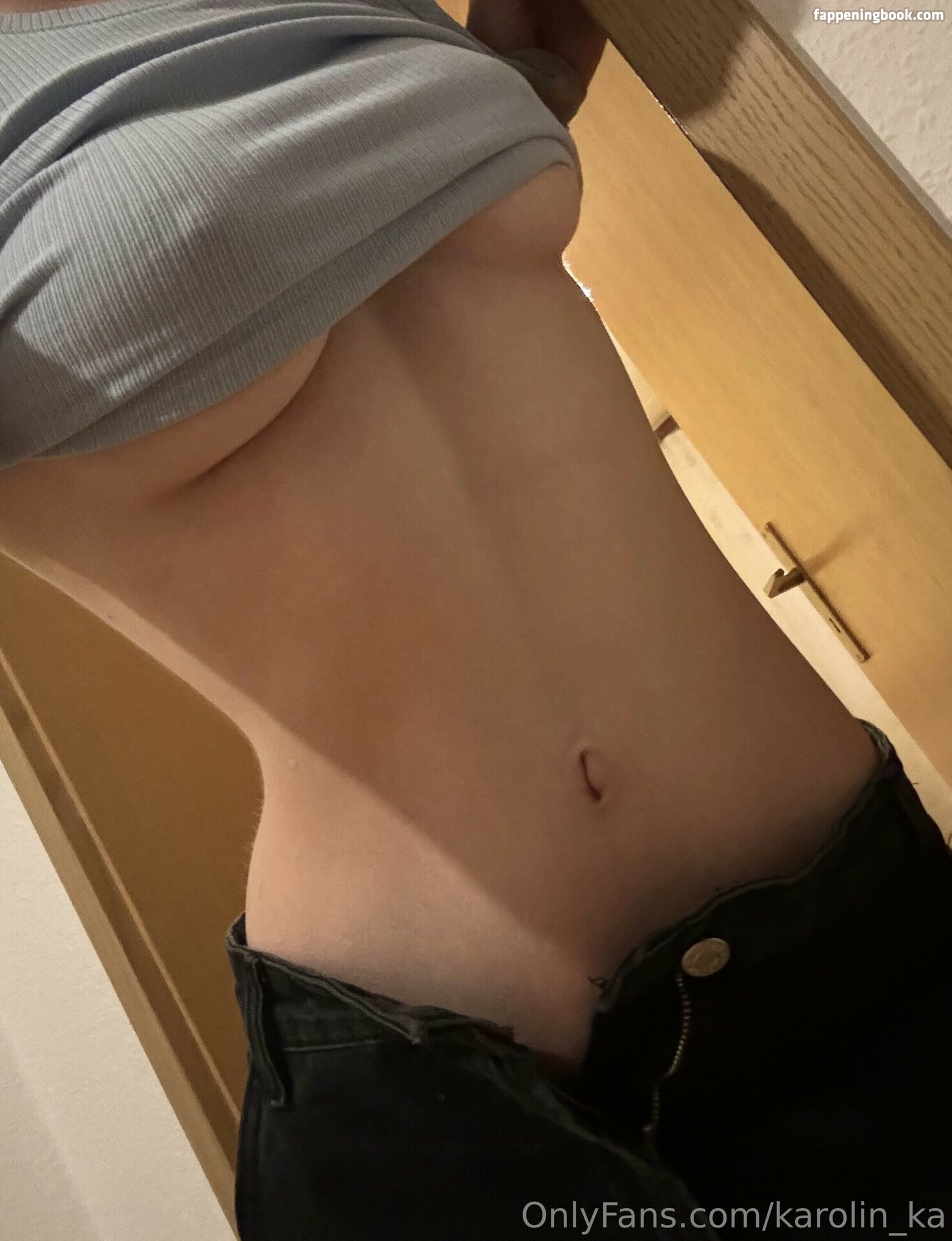 Karoline Nude