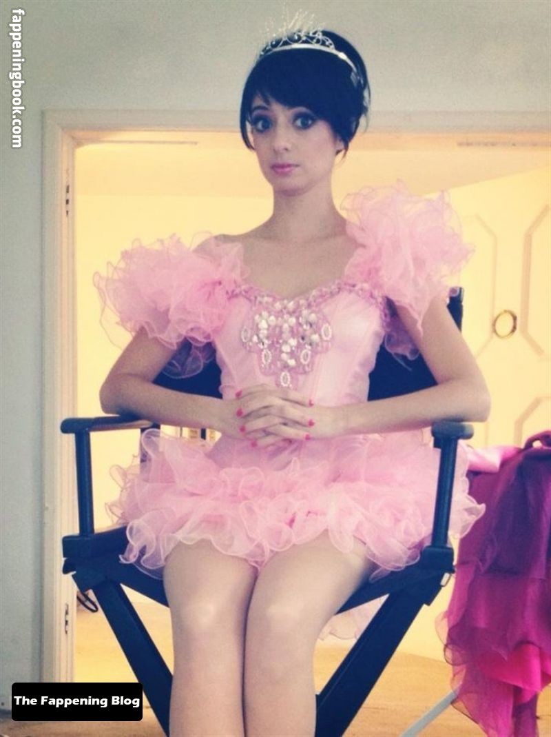 Kate Micucci Fapello Latest Exclusive Leaked Photos