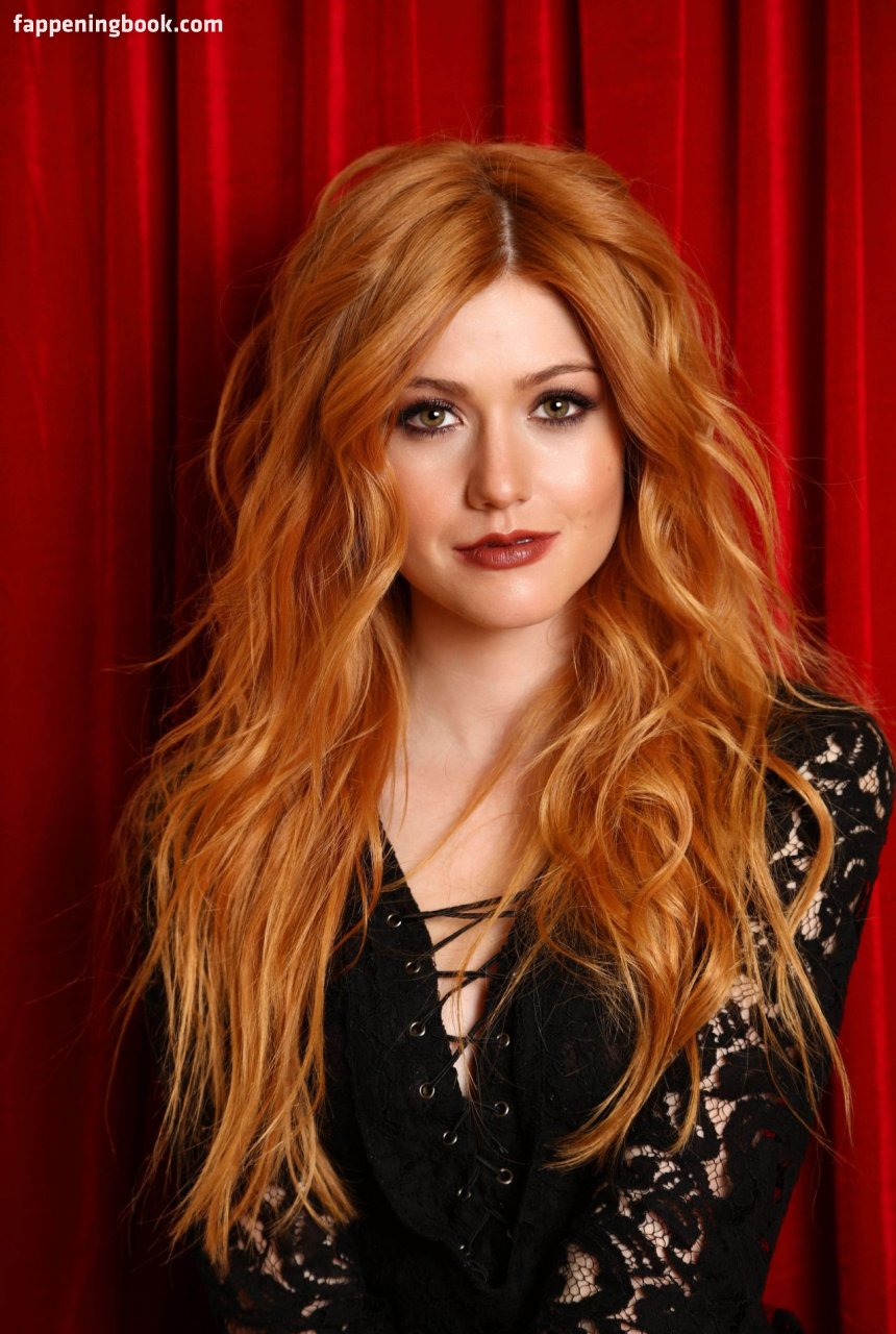 Katherine McNamara Nude, Sexy, The Fappening, Uncensored - Photo ...