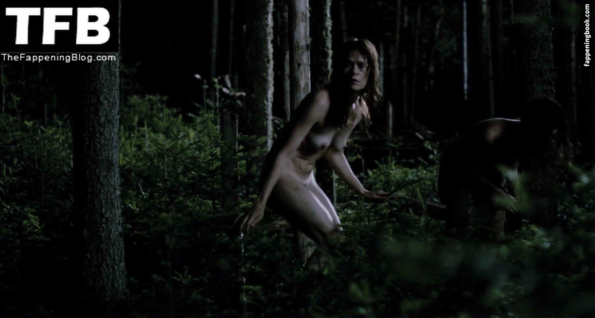 Kathryn Aselton Nude