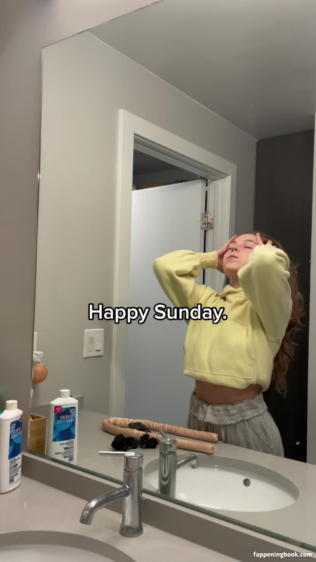 Katrina McKenna / collegecleaneating / collegecleankat Nude, OnlyFans