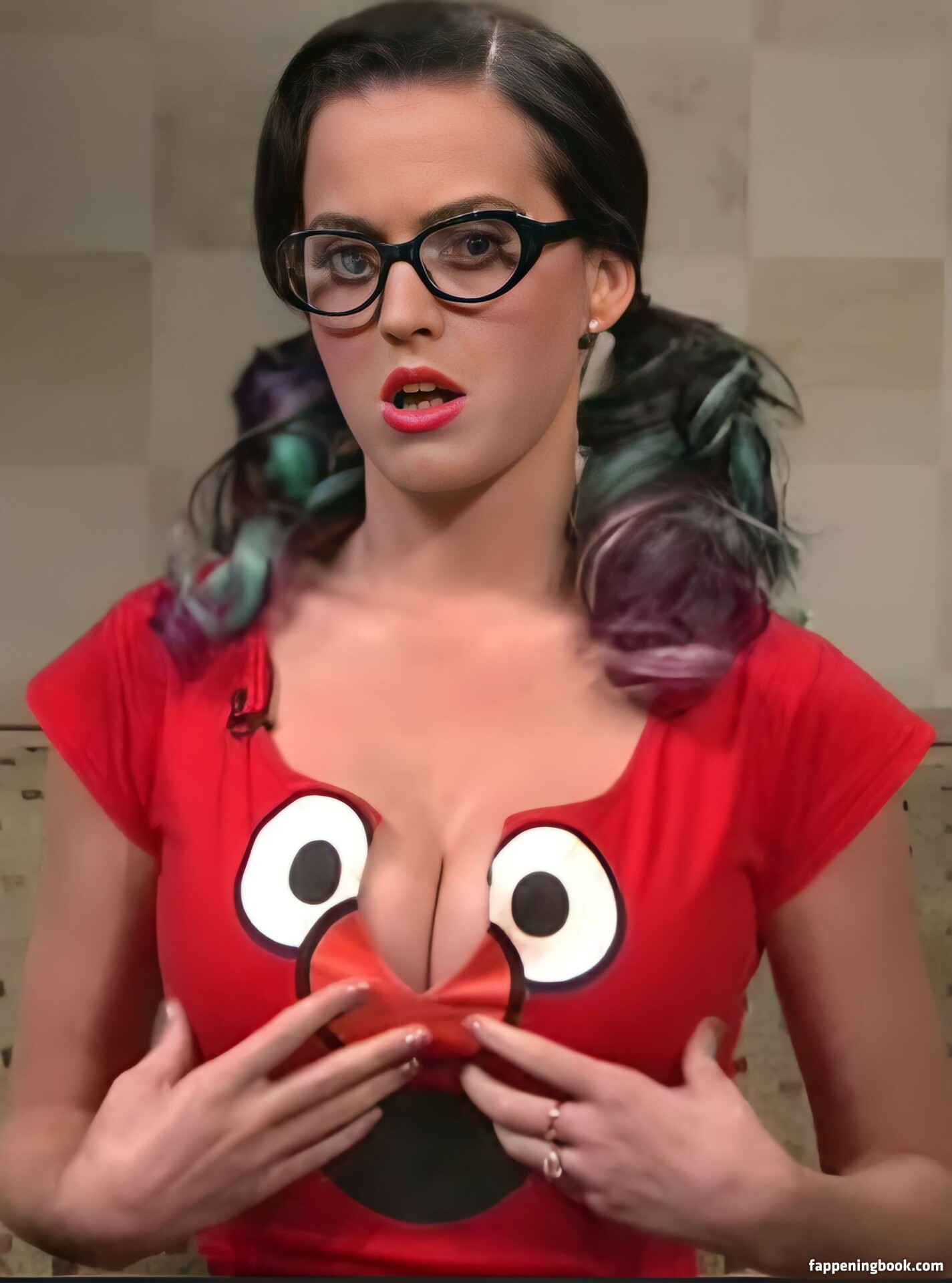 How big are katy perry's boobs