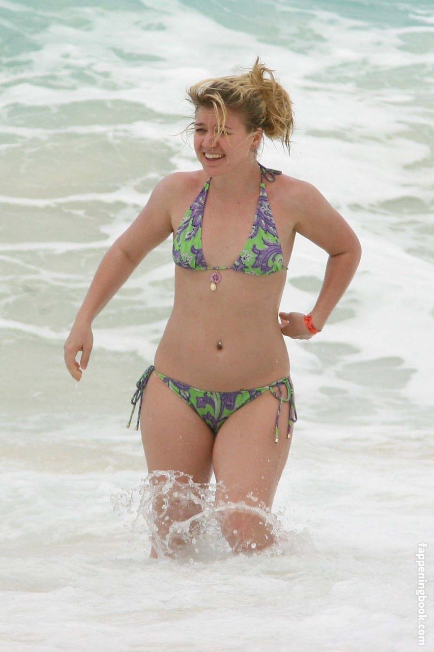 Kelly Clarkson Nude
