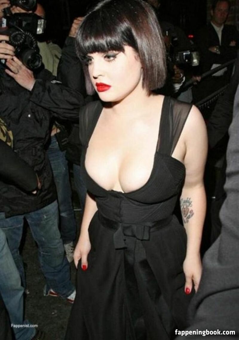 Kelly Osbourne Nude