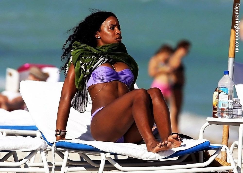 Kelly Rowland gained recognition as a singer. 