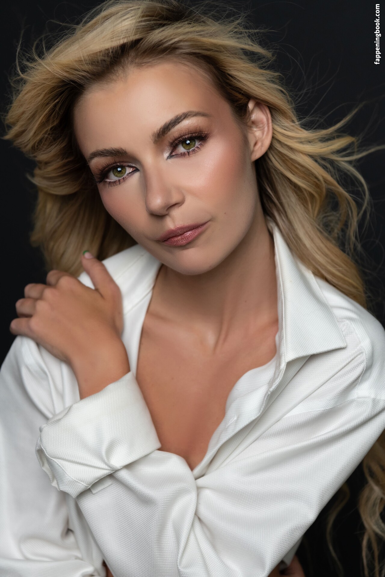 Kerry Carmody Nude, OnlyFans Leaks, Fappening - FappeningBook